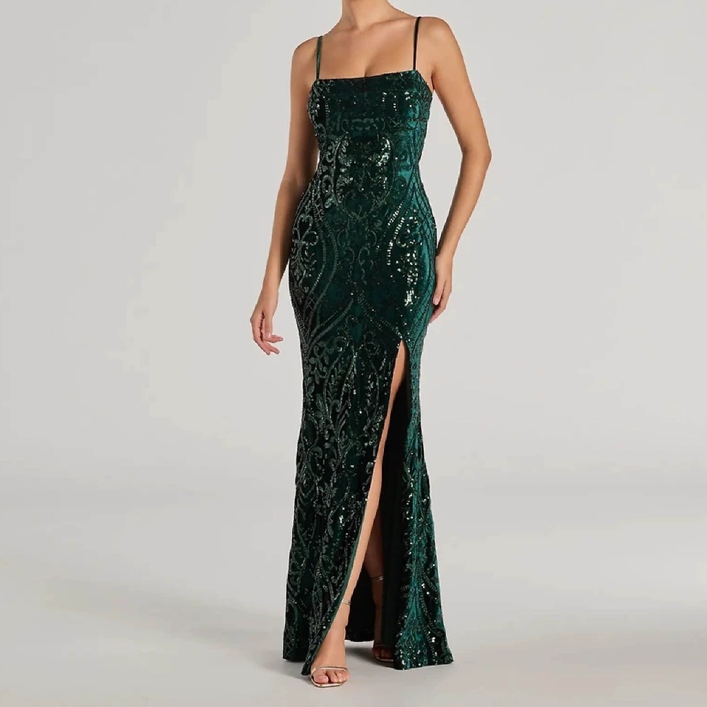 WINSOR green velvet beaded gown - Size XS